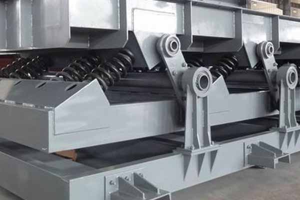 單質(zhì)體振動(dòng)輸送機(jī)的結(jié)構(gòu)及原理，太實(shí)用了